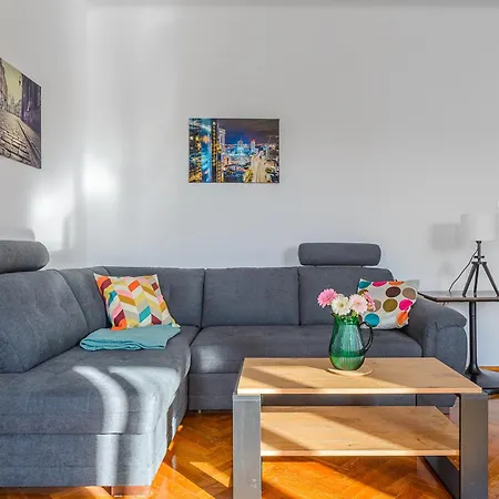 Shortstaypoland Plac Konstytucji Apartment
