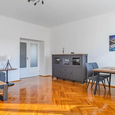 Shortstaypoland Plac Konstytucji ורשה